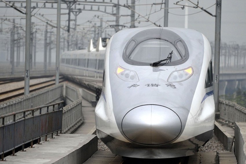 Жителям Иркутской области и Бурятии в 2025 году предоставляются льготы для проезда в пригородных поездах