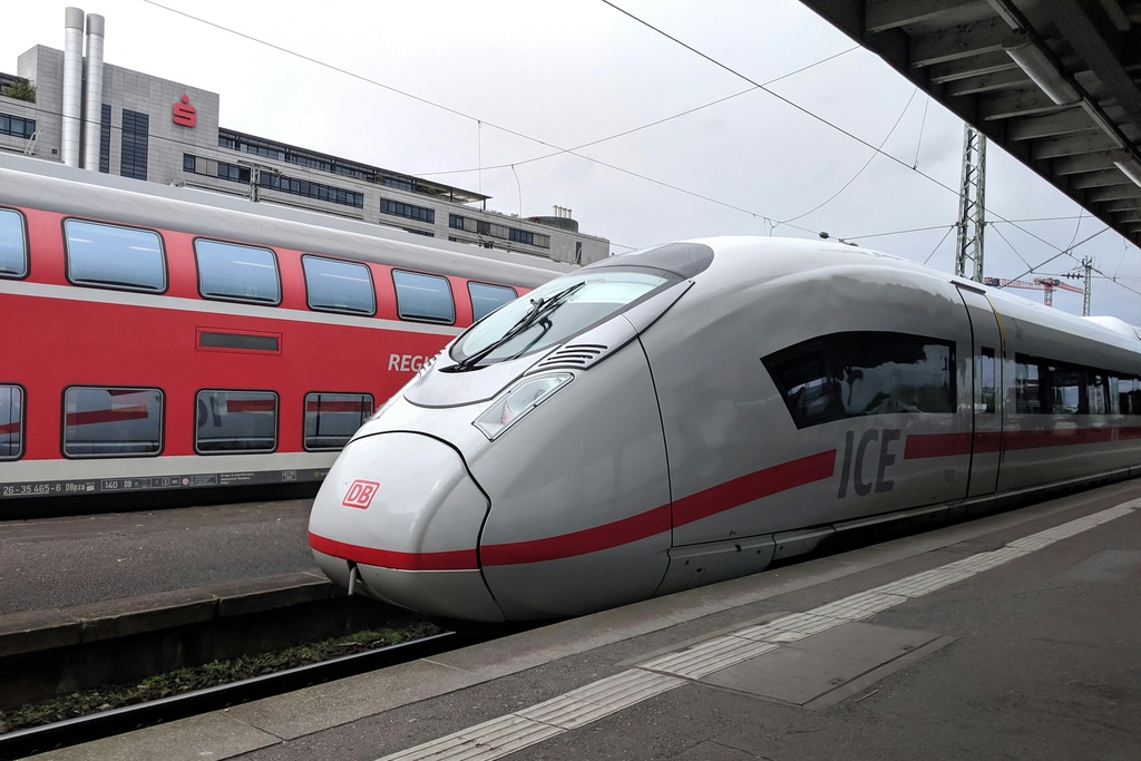 markus-winkler-3t3Tk-BYiA4-unsplash_Easy-Resize.com.jpg