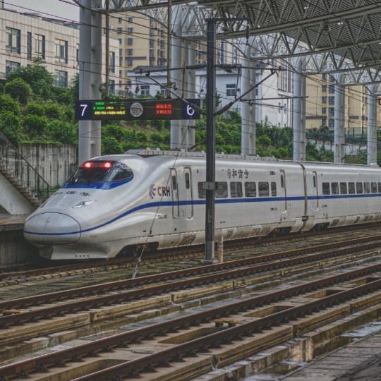 На вокзалах Дальневосточной магистрали в 2023 году установят 17 новых интерактивных справочных видеотерминалов