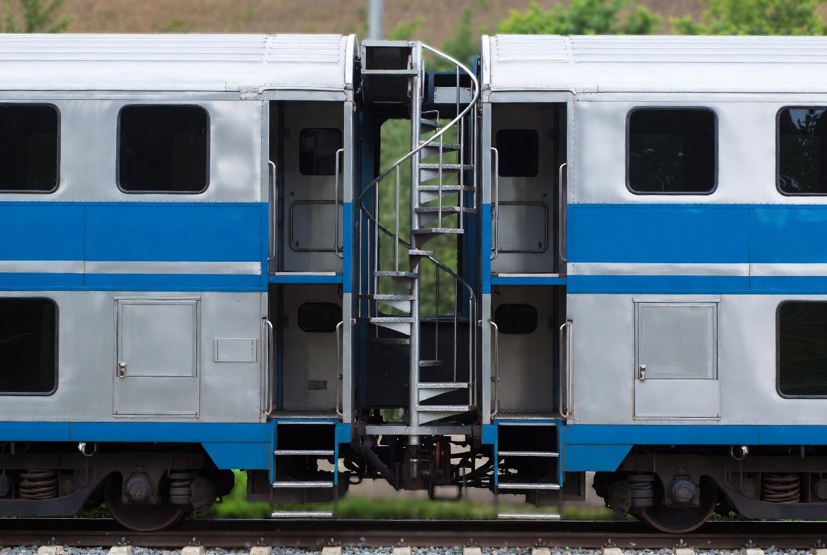 Поезд с винтовой лестницей: двухуровневые вагоны-купе